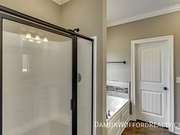 114 Lennox Pl — Photo 45