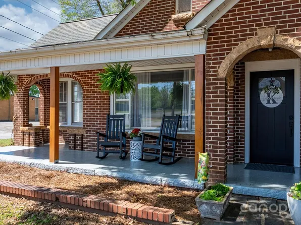 2701 N Main Ave, Newton, NC 28658