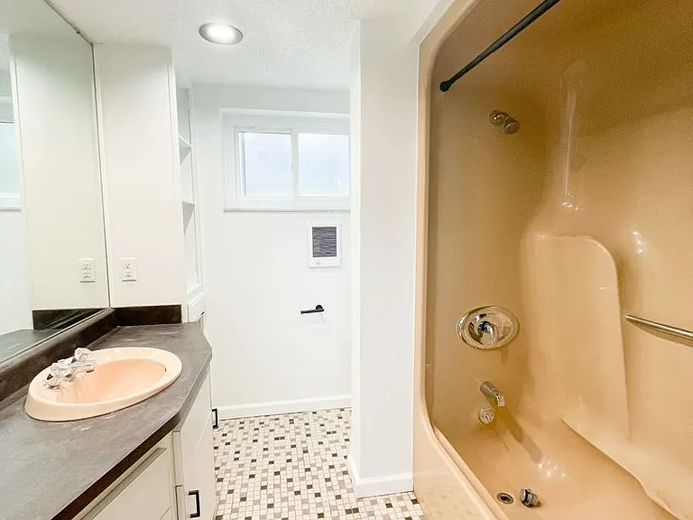 418 Parkwood Rd — Photo 10