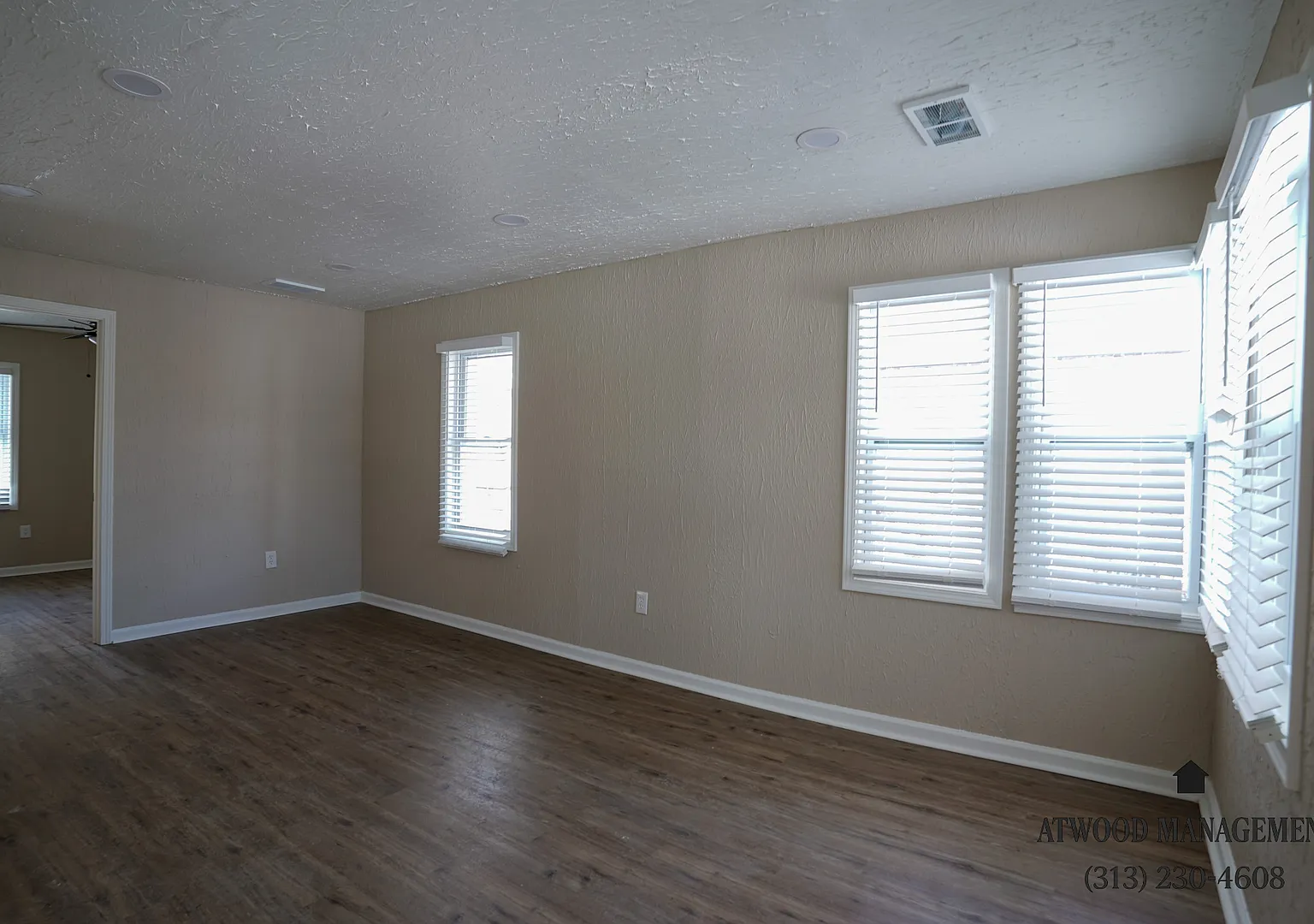 Fully Renovated 2-Bedroom Home Move-In Ready for You! — Photo 2
