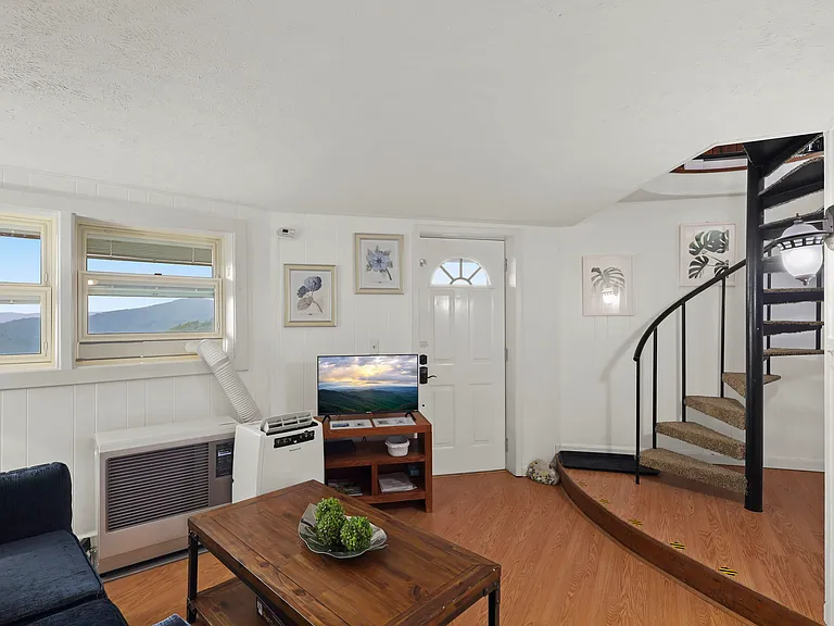 820 Pine Ridge Rd — Photo 26