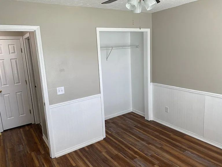 449 W Hines St — Photo 8