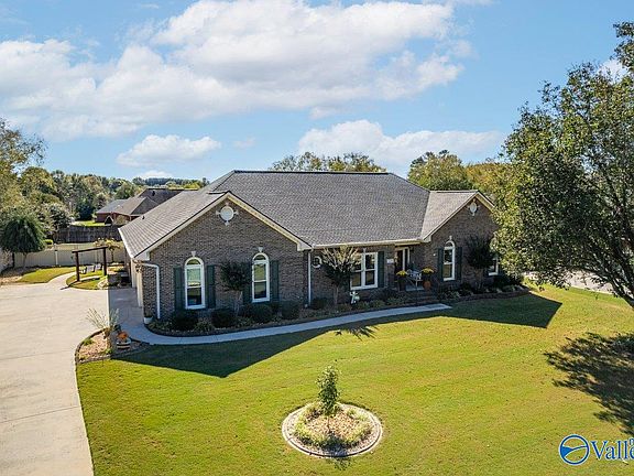3rd image of 108 Hidden Creek Dr