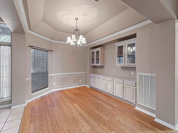 5th image of 215 Bonner Blvd