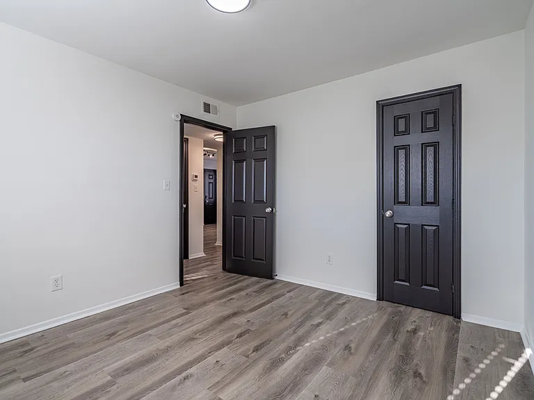 740 Mozley Dr SE #B — Photo 16