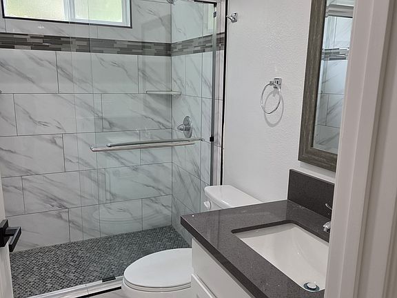 4th image of 4287 Fernwood Ave #B