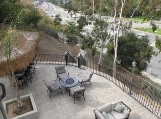 1221 Sweetbriar Dr, Glendale, CA 91206