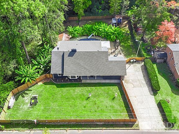 2nd image of 2221 Glenwood Dr