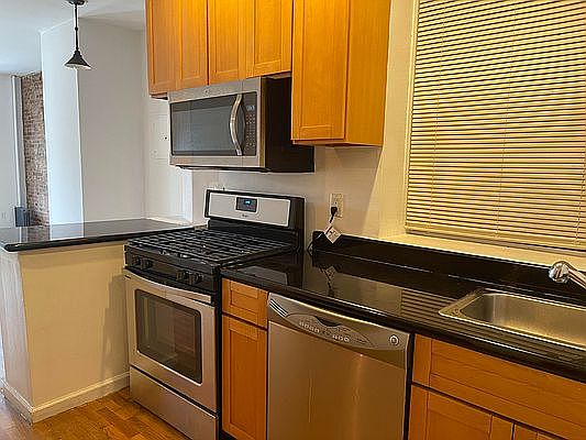 3rd image of 297 W 112th St APT 3A