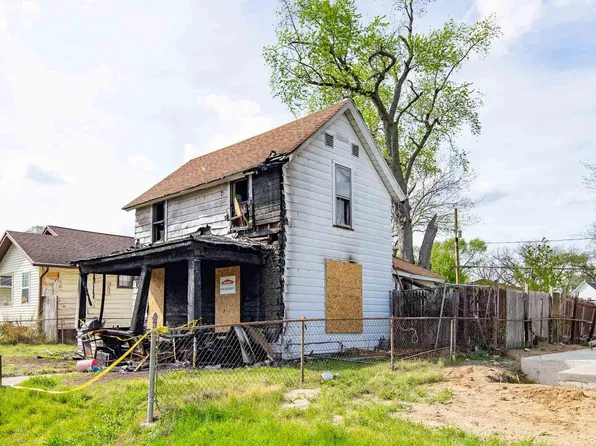 1149 Miner St, South Bend, IN 46617