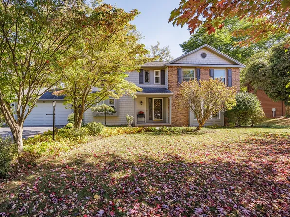 30 Framingham Ln, Pittsford, NY 14534