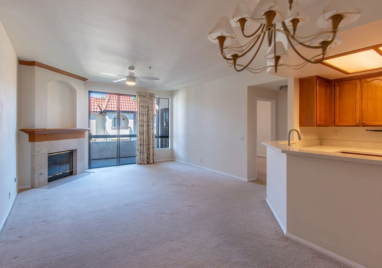 The Courtyards in West Mission Valley, 2 Bed 2 bath, 1,176 Square Feet — Photo 4