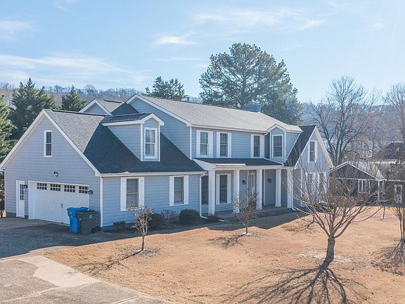 2nd image of 1322 Windbrook Ln