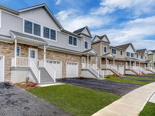 80 Valerie Dr, Manville Boro, NJ 08835