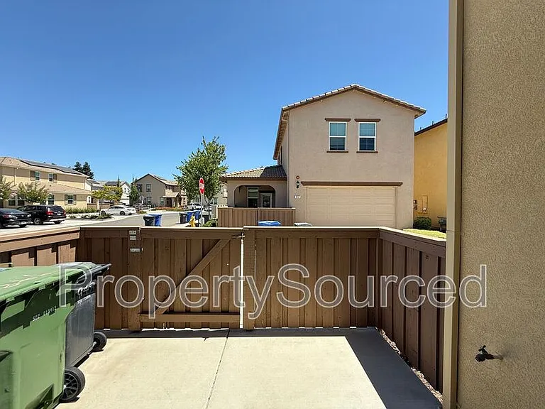 948 Posey St — Photo 55
