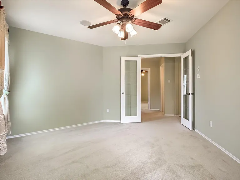 18720 Royal Pointe Dr — Photo 18
