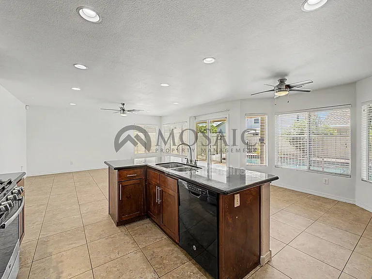 820 N Granada Dr — Photo 16