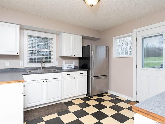 2nd image of 4122 Woodlawn Acres #29