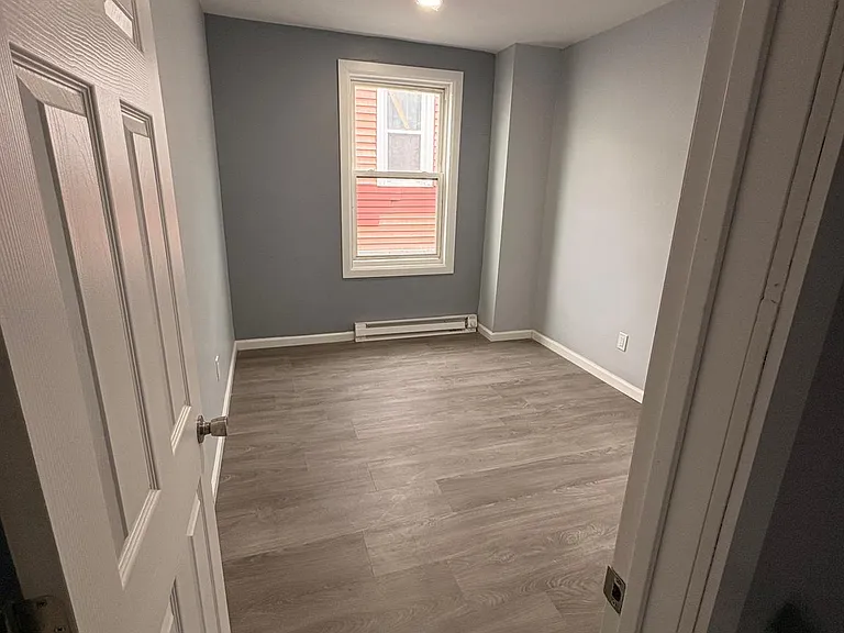 409 W Market St #2 — Photo 11