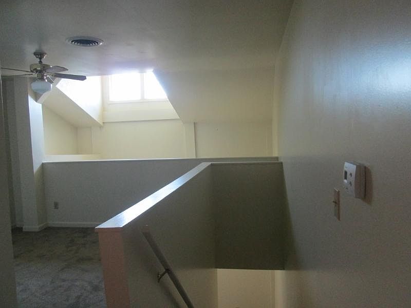 Building Photo 4