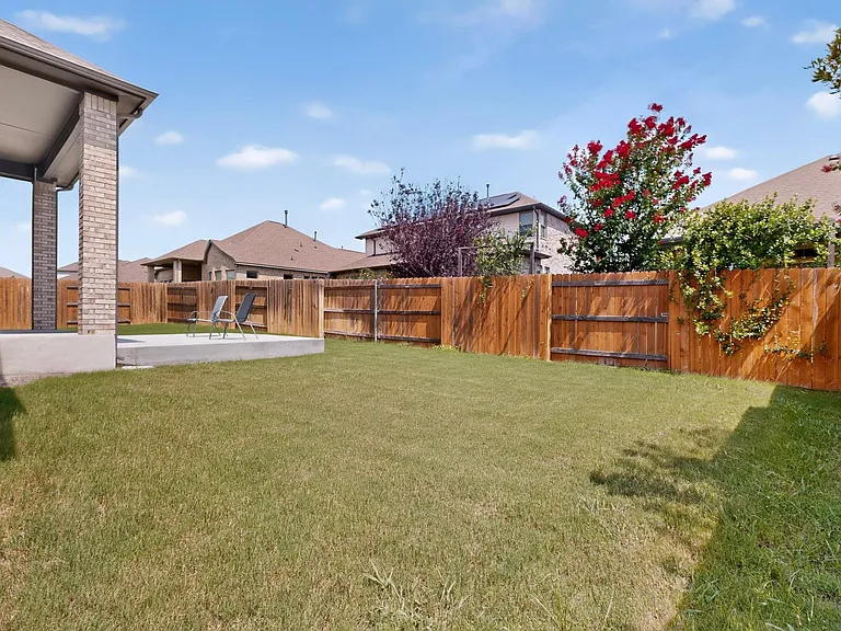 2433 La Mirada St — Photo 25