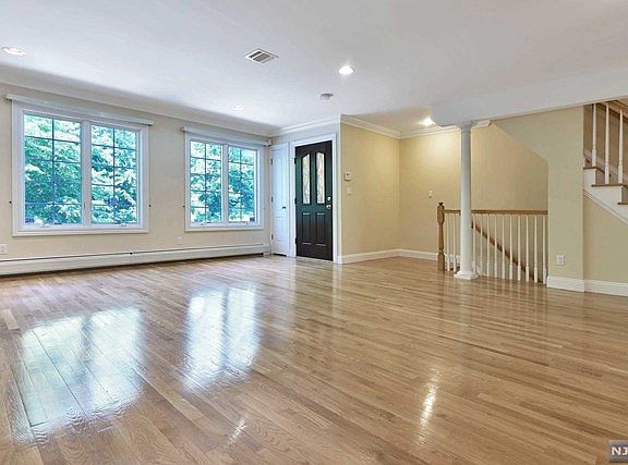 2nd image of 6 Skymark Ct #6