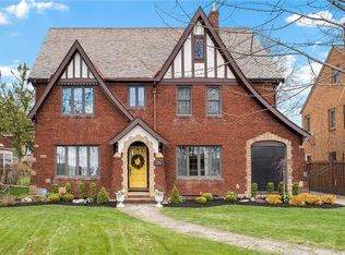 17612 Riverside Dr, Lakewood, OH 44107