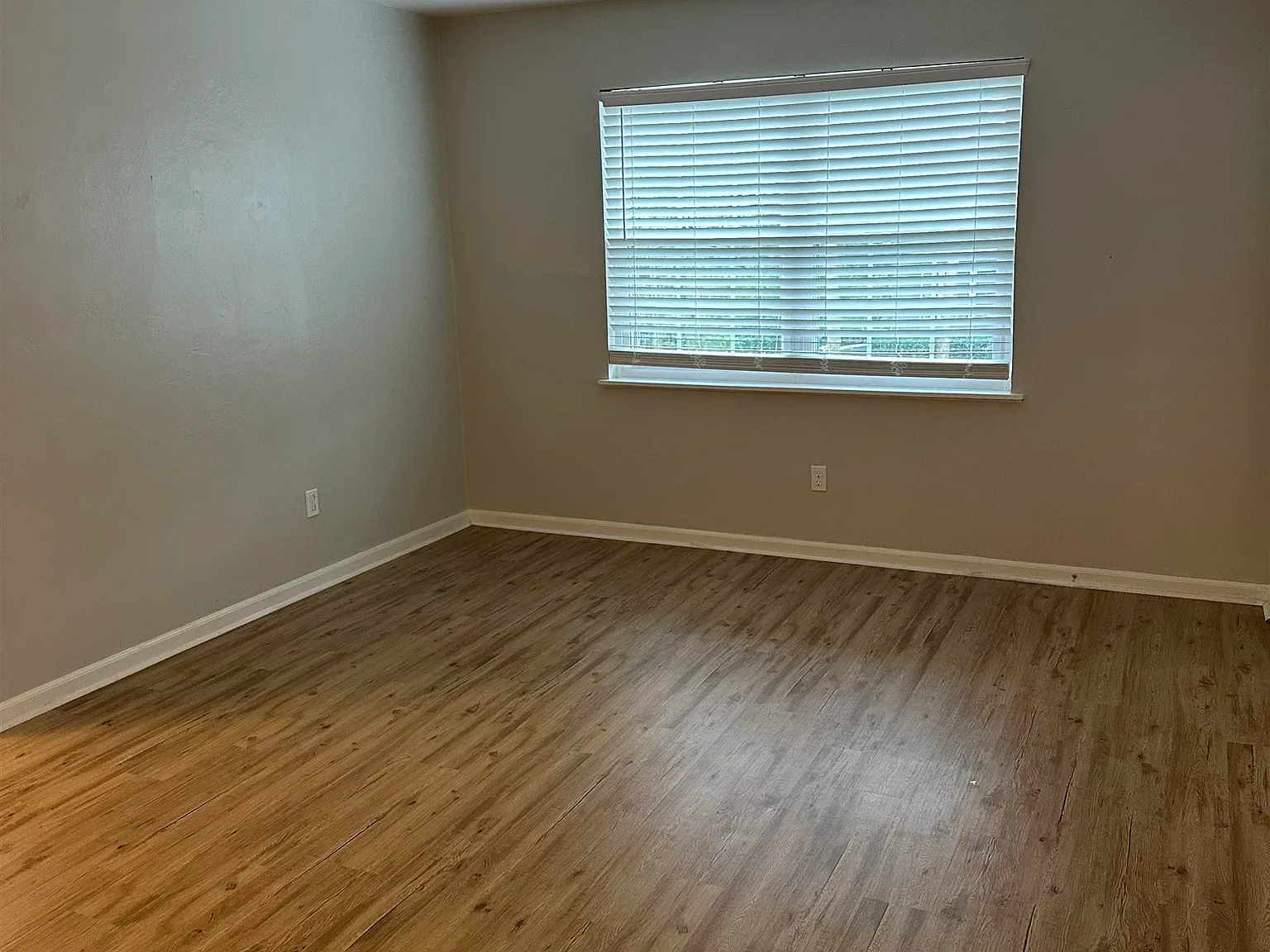 2 bed, 925 sqft, $1,450 — Photo 3