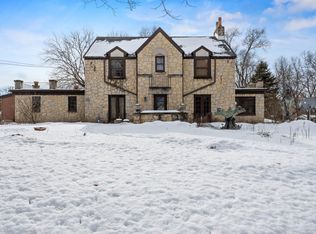 2819 Highcrest Rd, Rockford, IL 61107