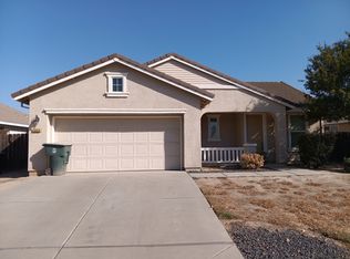 2033 Tangerine Ave, Madera, CA 93637