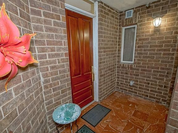 5th image of 170 Walnut St APT 3C