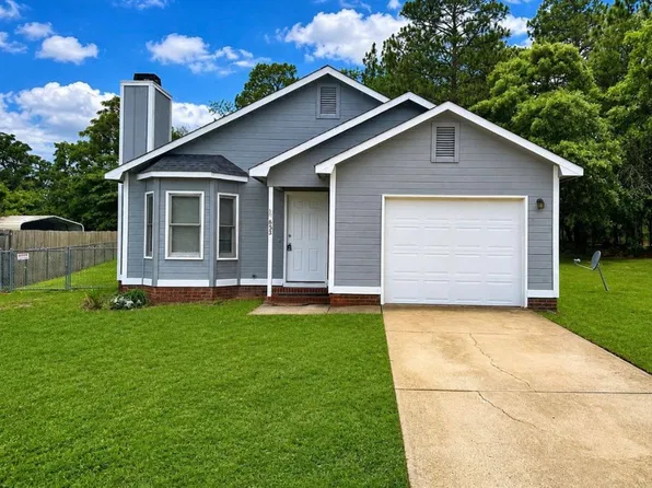 633 Winthrop Ct, Fayetteville, NC 28311