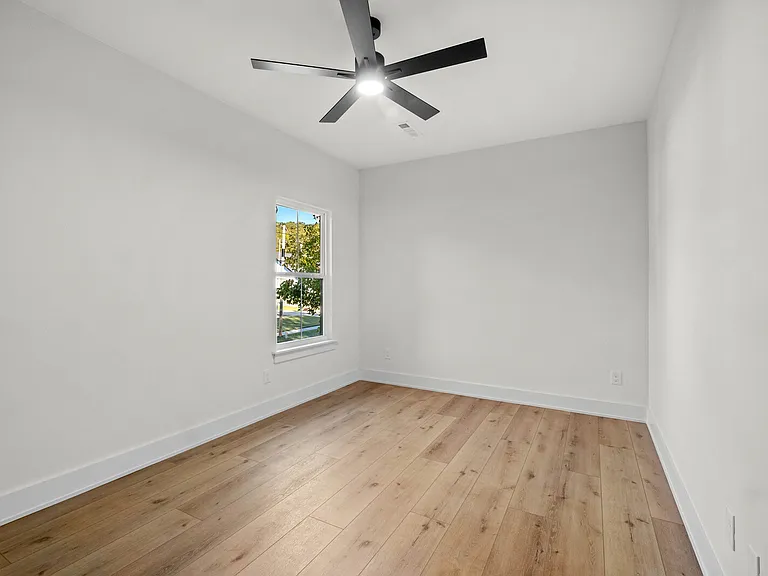 634 S Happy Hollow Rd — Photo 18