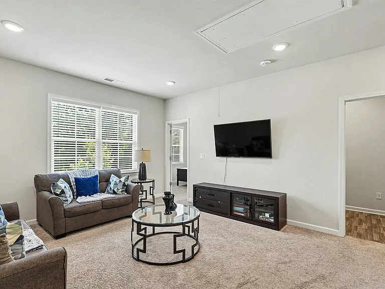 170 Glen Abbey Cir — Photo 26