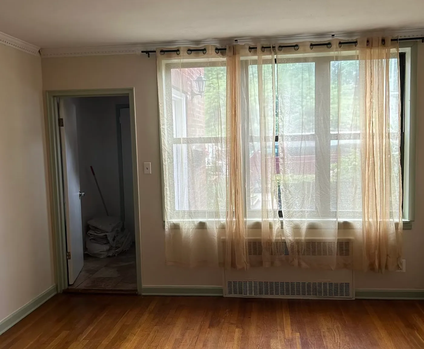 3 bed, $3,600 — Photo 2