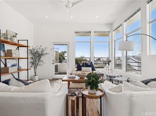 647 1st Pl, Hermosa Beach, CA 90254