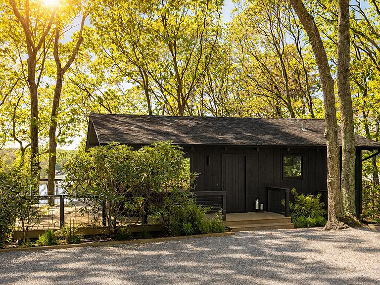 15 Lake View Ct — Photo 9
