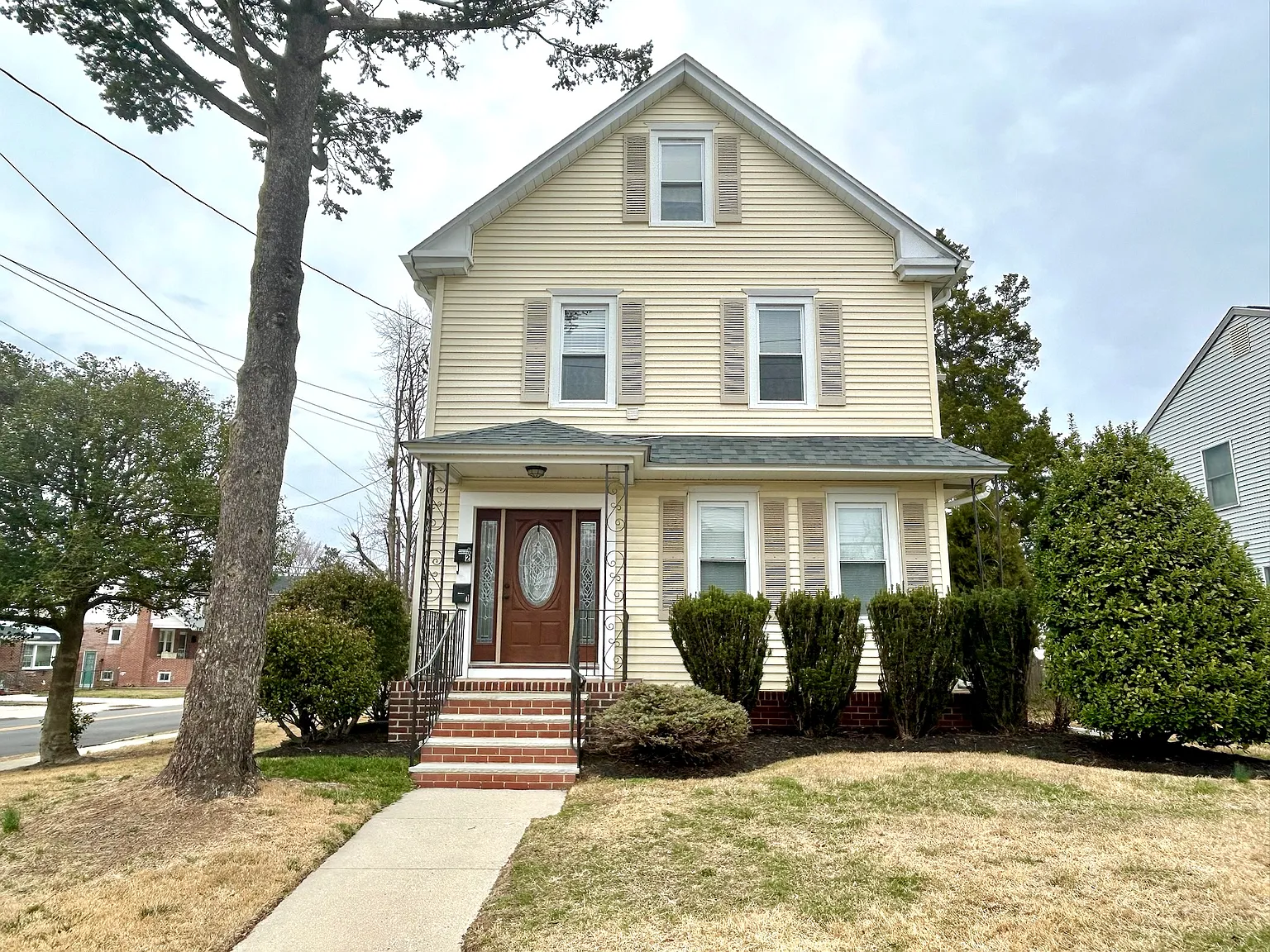 271 W Merchant St — Photo 3