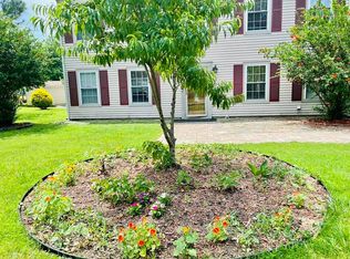 225 Susan Newton Ln, Yorktown, VA 23693