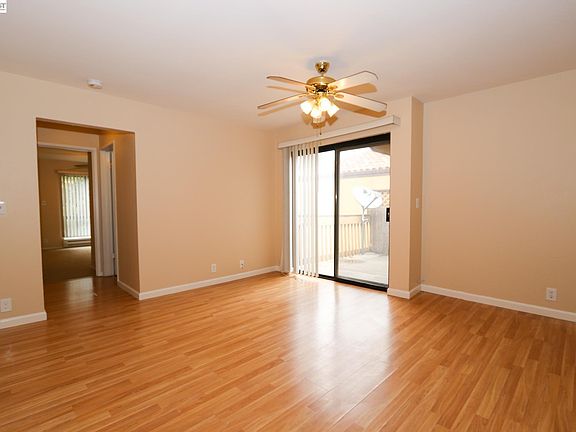 3rd image of 16006 E 14th St APT 204