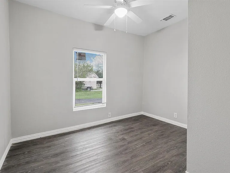 814 N Walnut St — Photo 8
