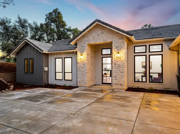 23664 Darkhorse Dr, Auburn, CA 95602