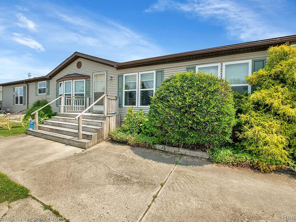 1st image of 33253 Fern Ct
