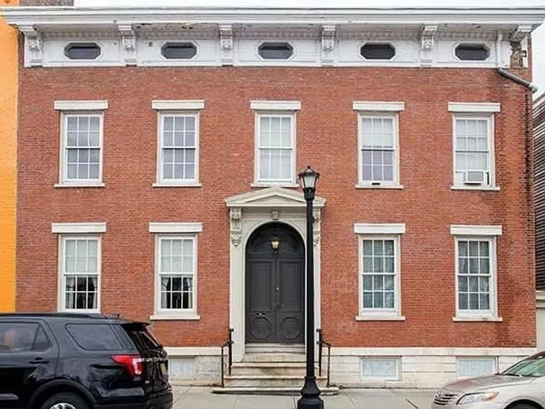 247 Warren St #7 — Photo 3