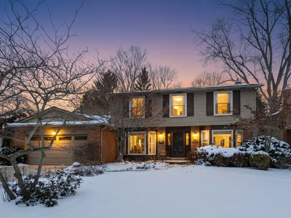 2881 N Baylis Dr, Ann Arbor, MI 48108