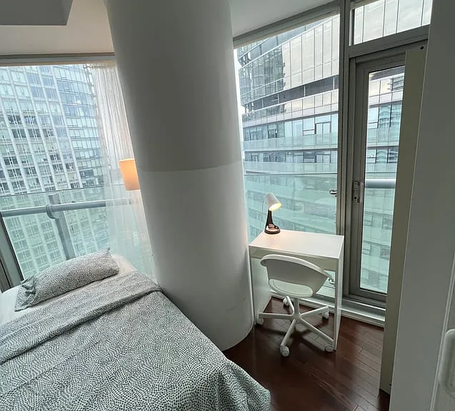 14 York St #2105A — Photo 1