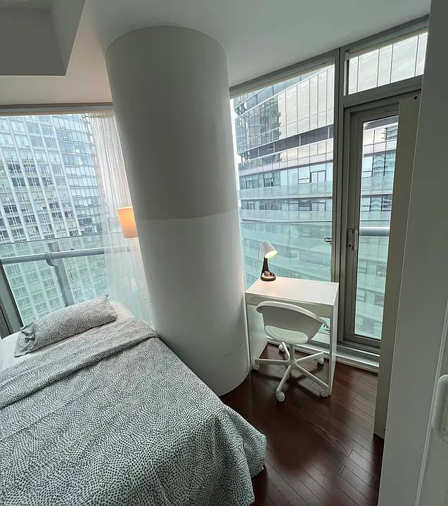 14 York St #2105B