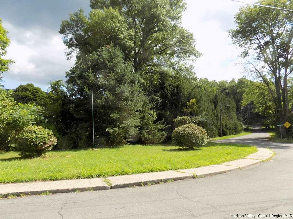 1st image of 2 Roslyn St