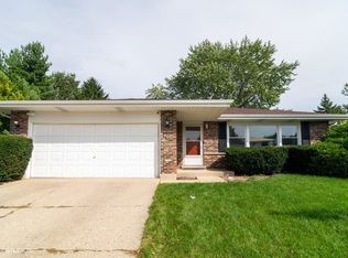 2123 N Haig Ct, Palatine, IL