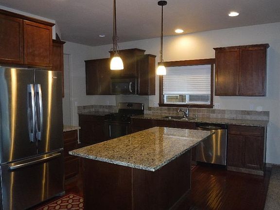 5th image of 19233 87th Ave Ct E